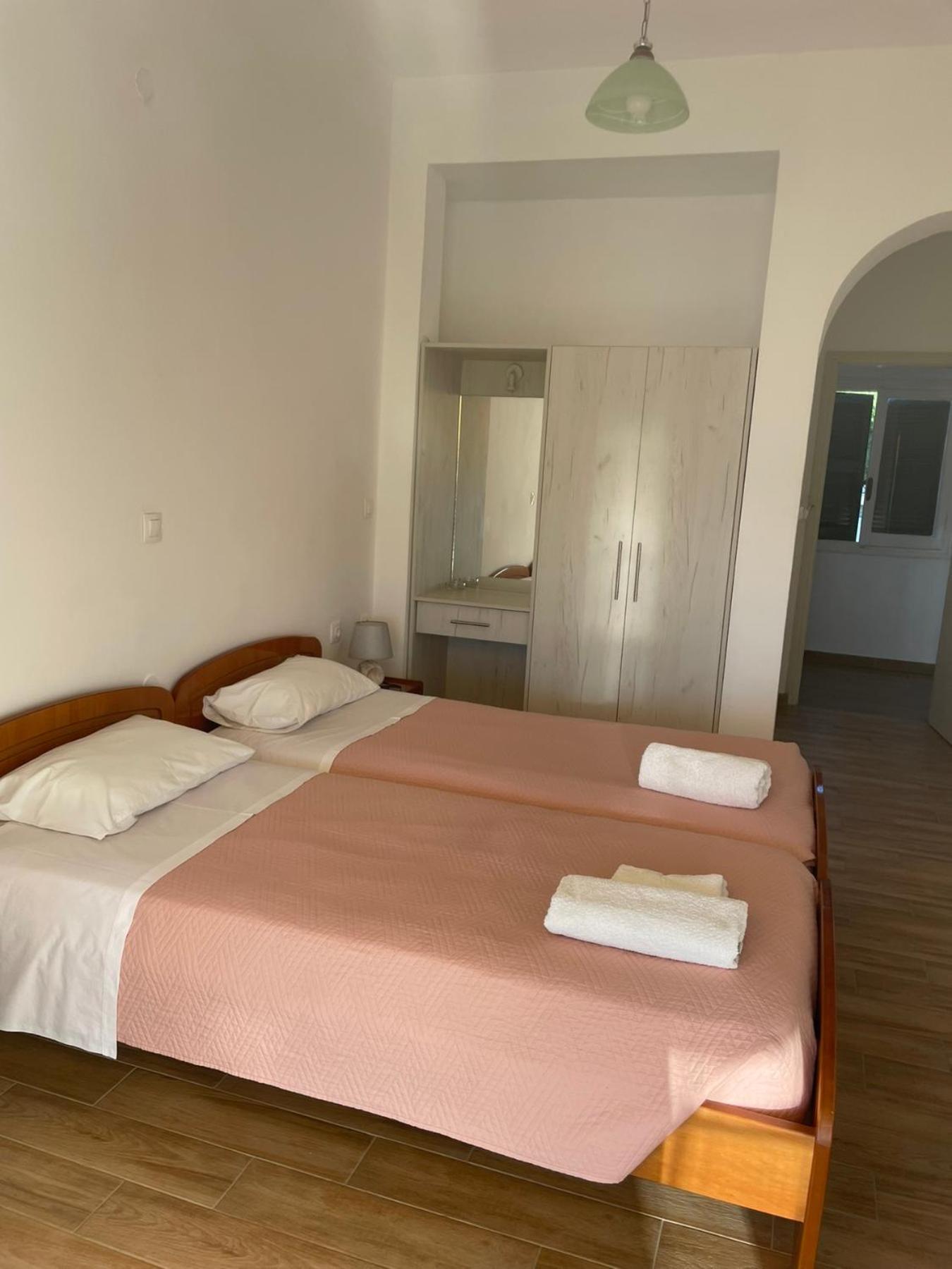 Nafsika Apartments Agios Georgios Pagon Exterior photo